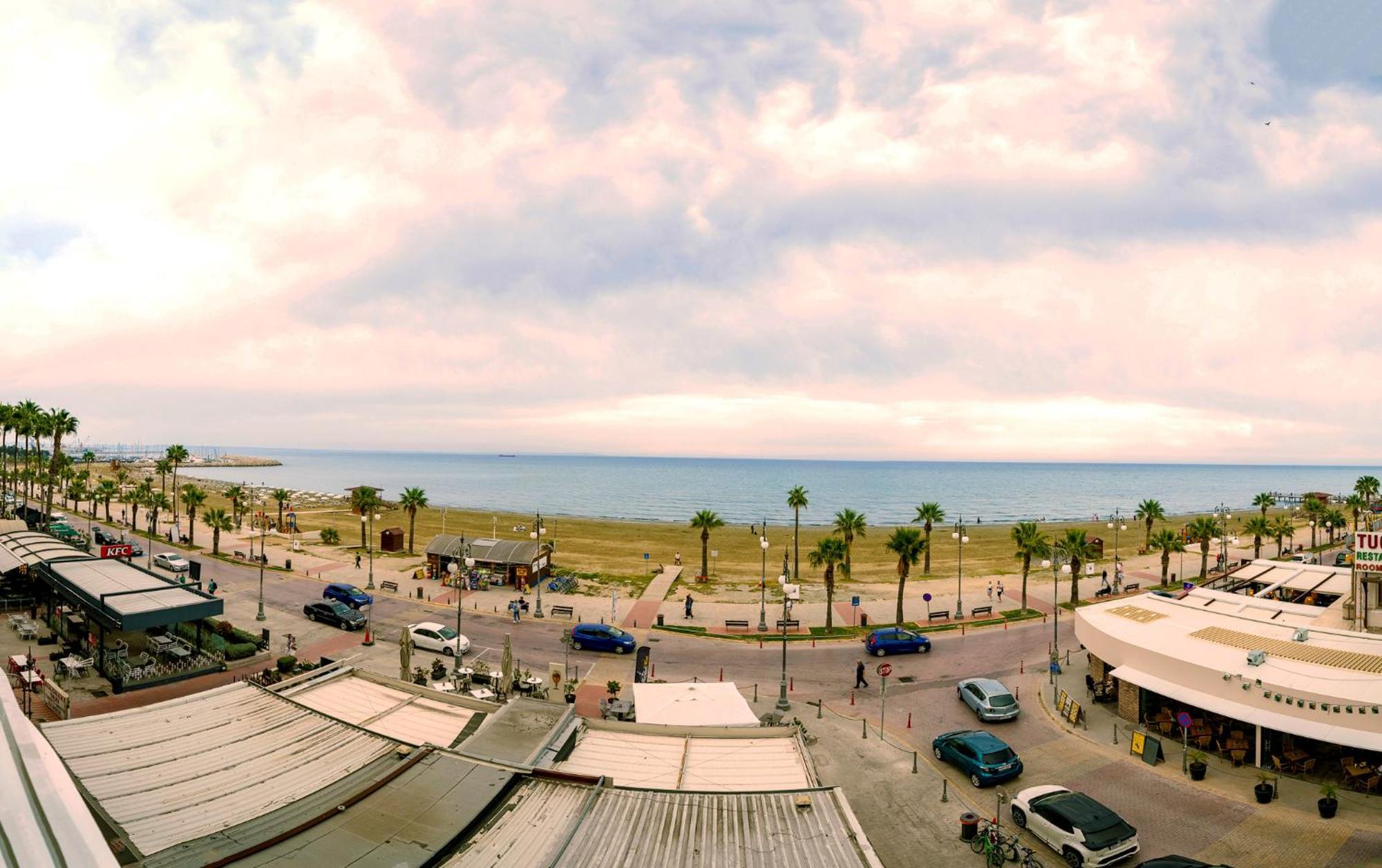 Lazuli Sea View Beachfront Ap 21 Larnaca Exterior foto