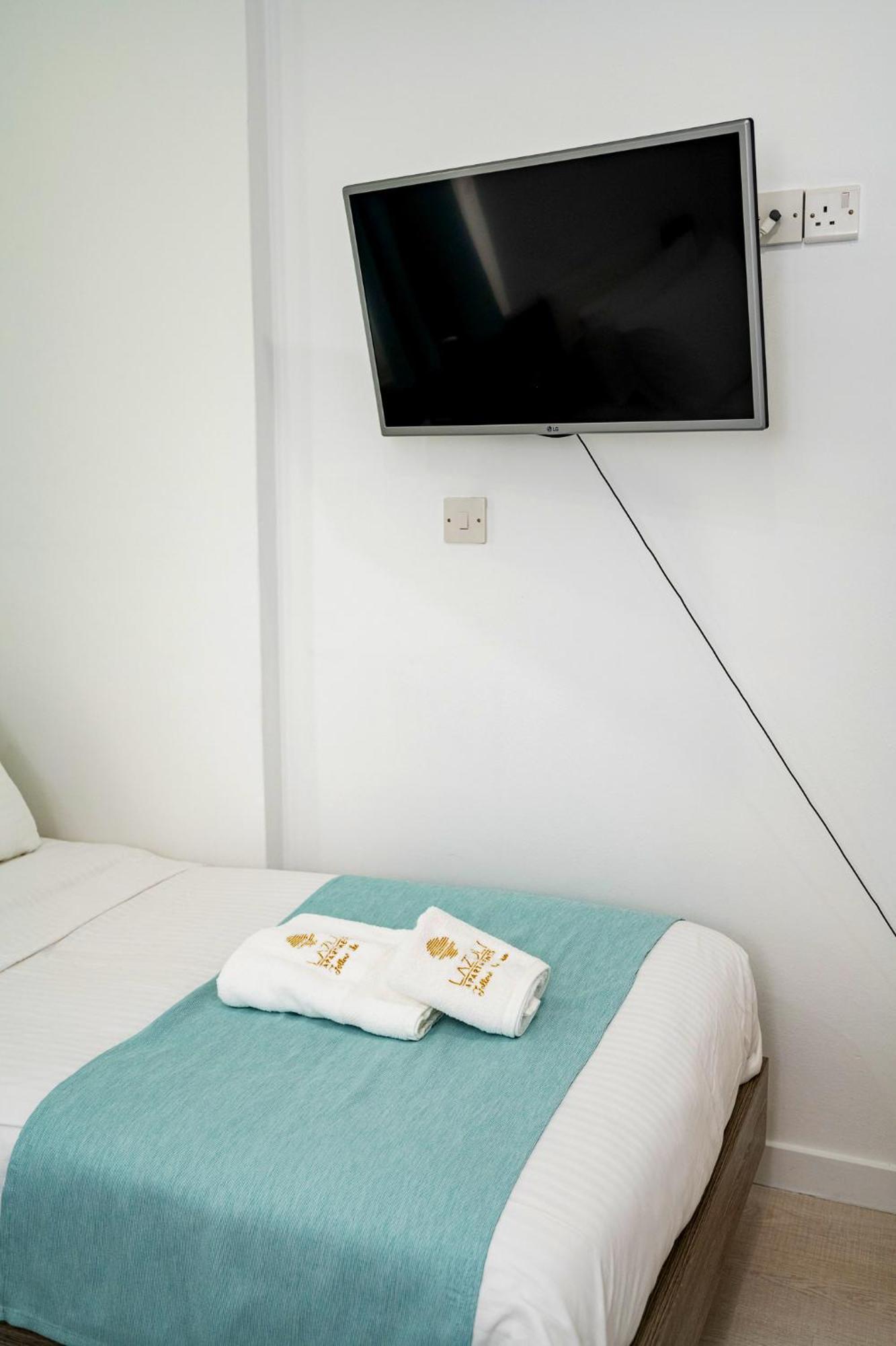 Lazuli Sea View Beachfront Ap 21 Larnaca Exterior foto