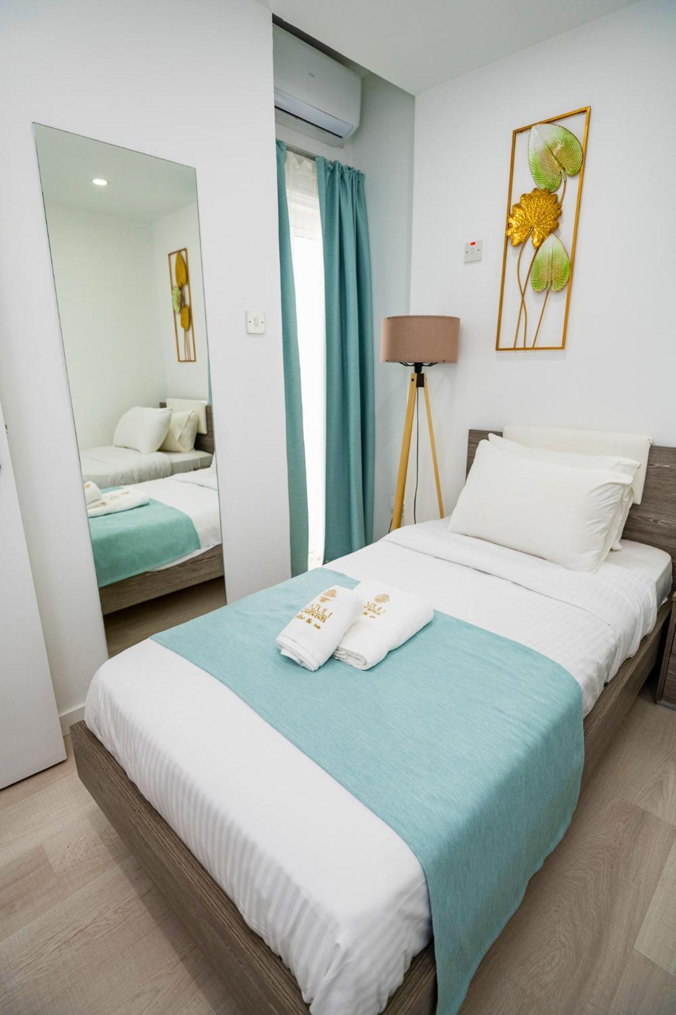 Lazuli Sea View Beachfront Ap 21 Larnaca Exterior foto