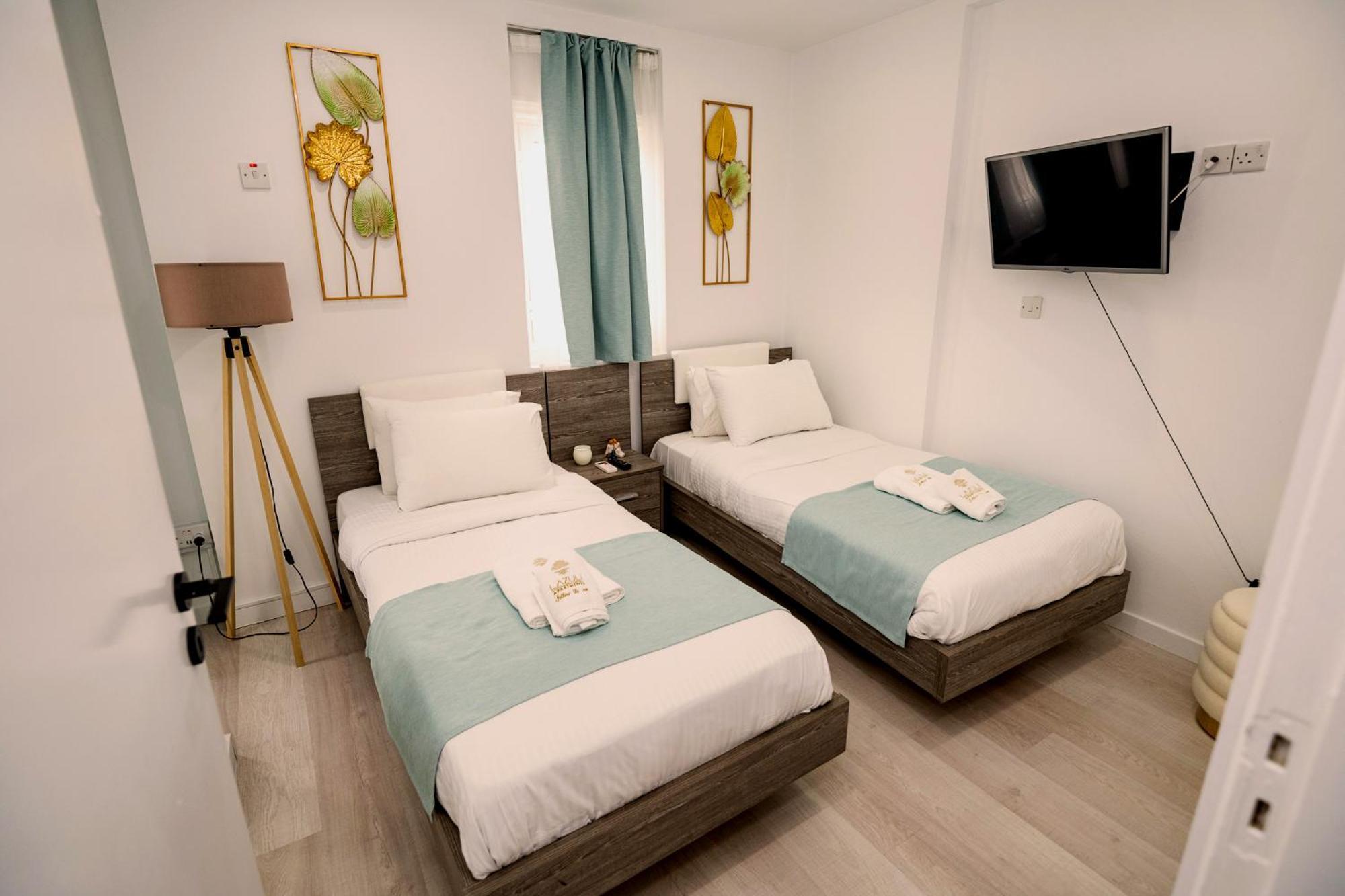 Lazuli Sea View Beachfront Ap 21 Larnaca Exterior foto
