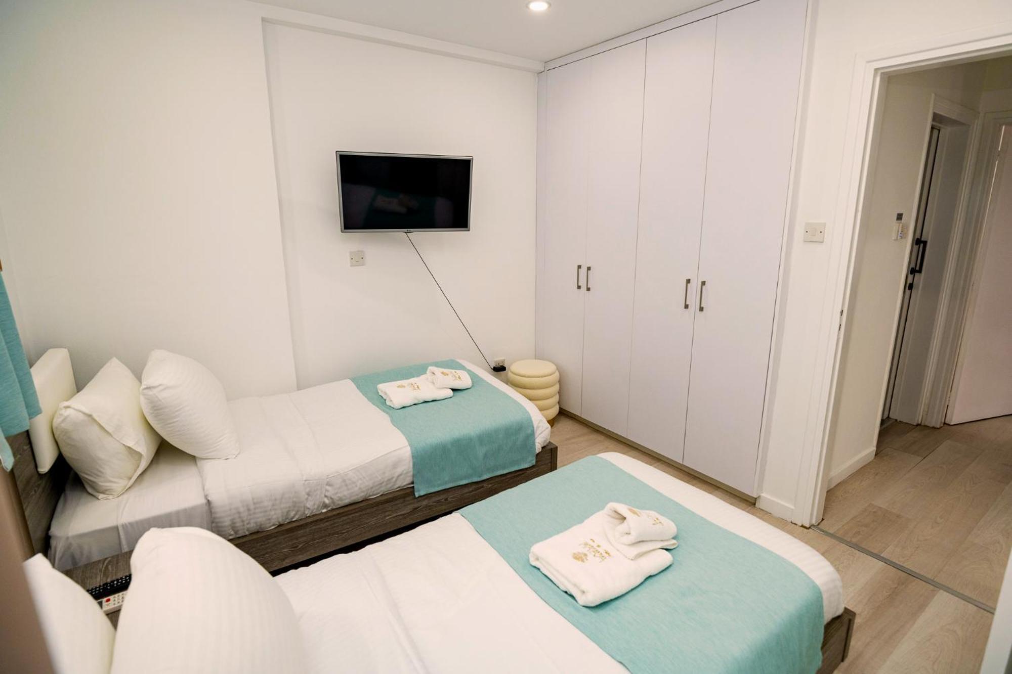 Lazuli Sea View Beachfront Ap 21 Larnaca Exterior foto