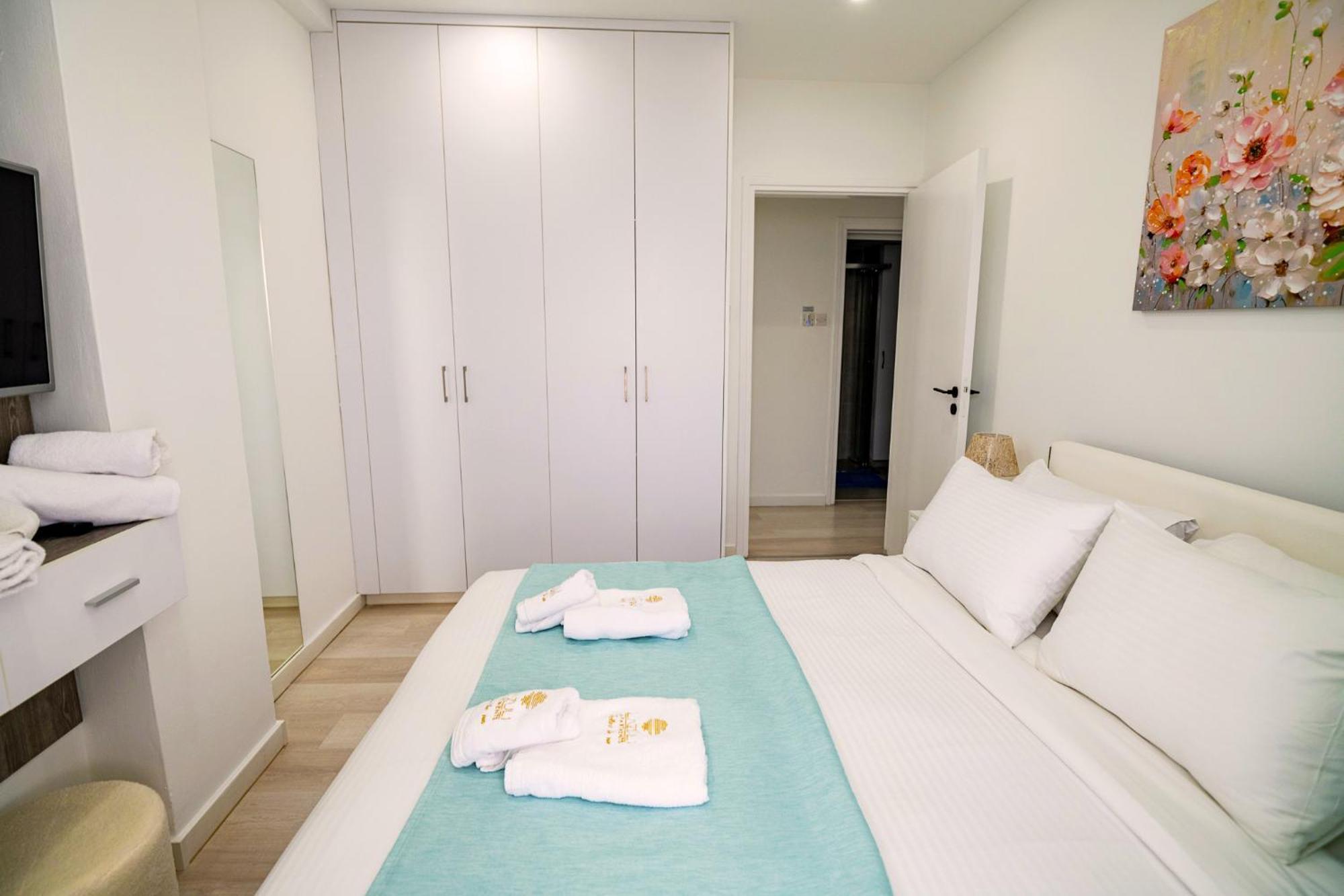Lazuli Sea View Beachfront Ap 21 Larnaca Exterior foto